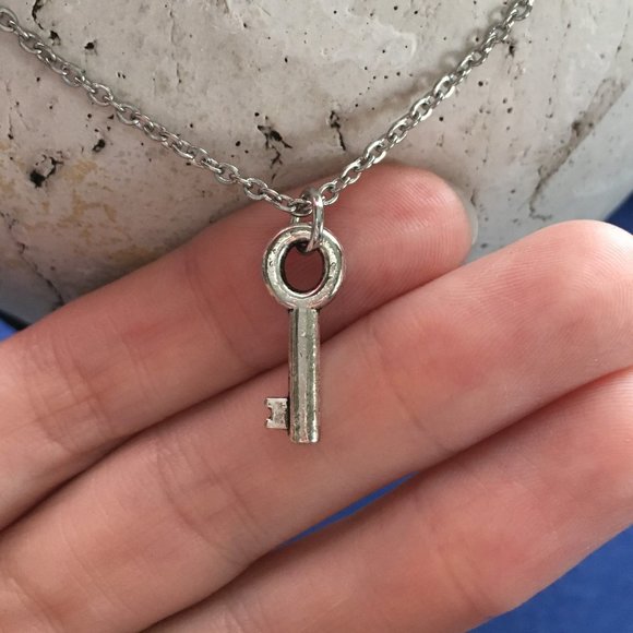 Tampa Coin Rings Jewelry - Skeleton Key Charm Necklace Tibetan Silver 4for$20